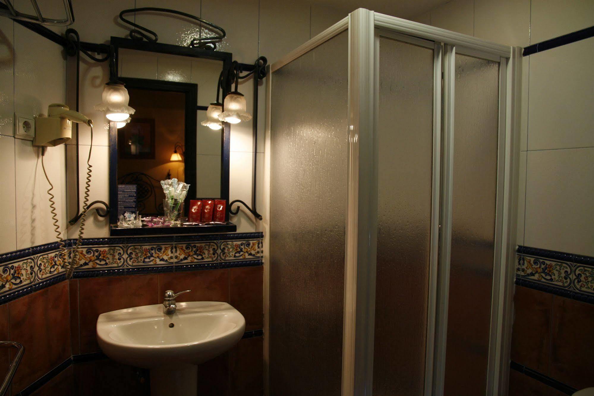 סביליה Hostal Dalis מראה חיצוני תמונה