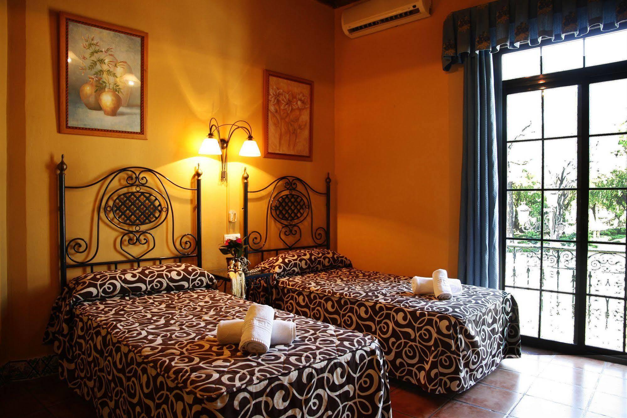 סביליה Hostal Dalis מראה חיצוני תמונה