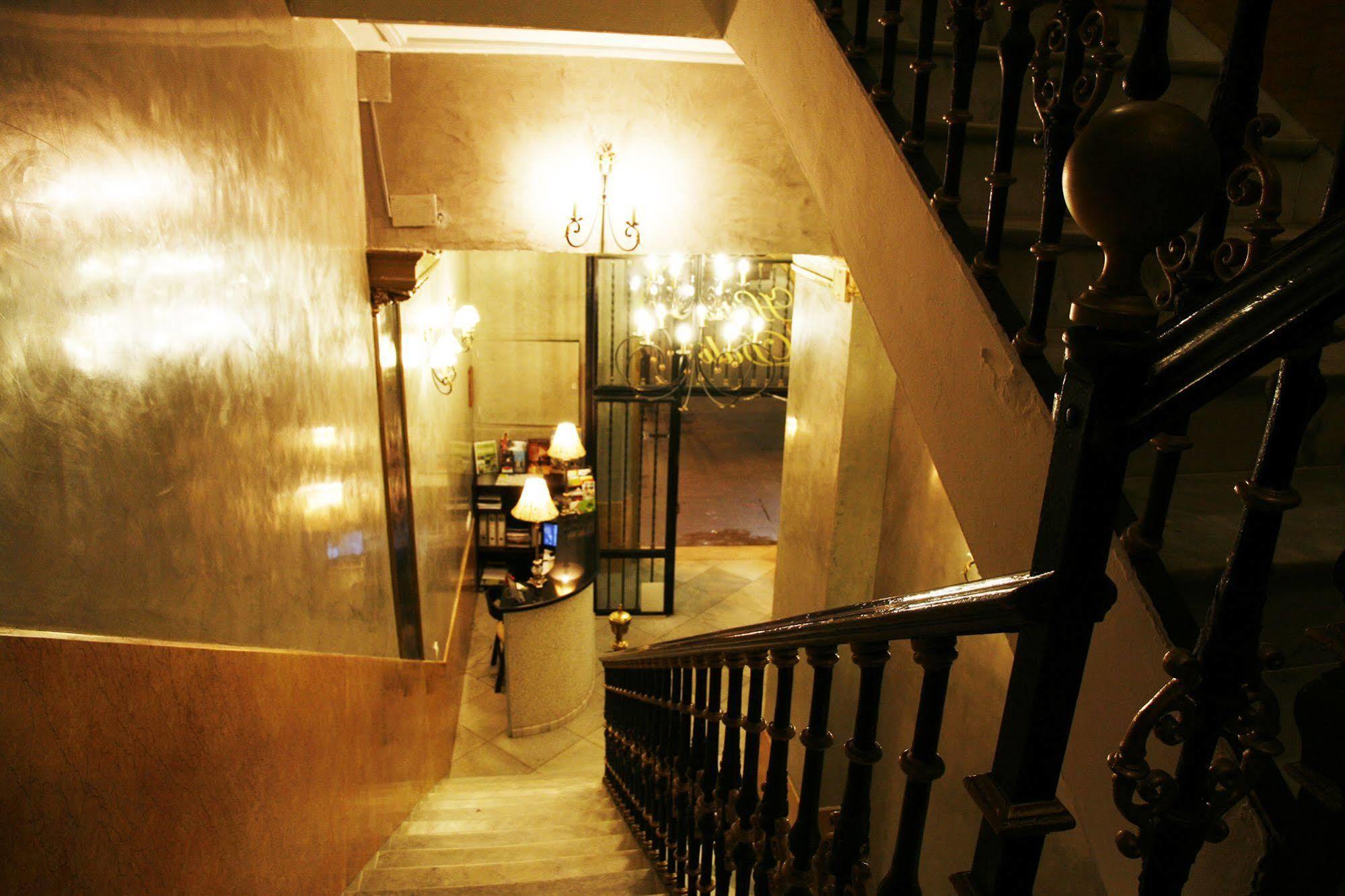 סביליה Hostal Dalis מראה חיצוני תמונה